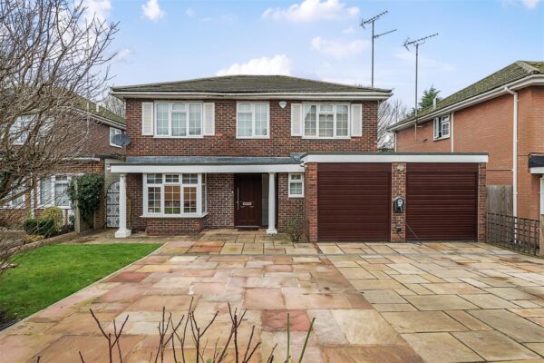 Leavesden Road, Stanmore