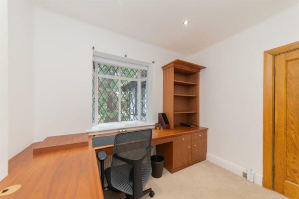 Canons Drive, Edgware
