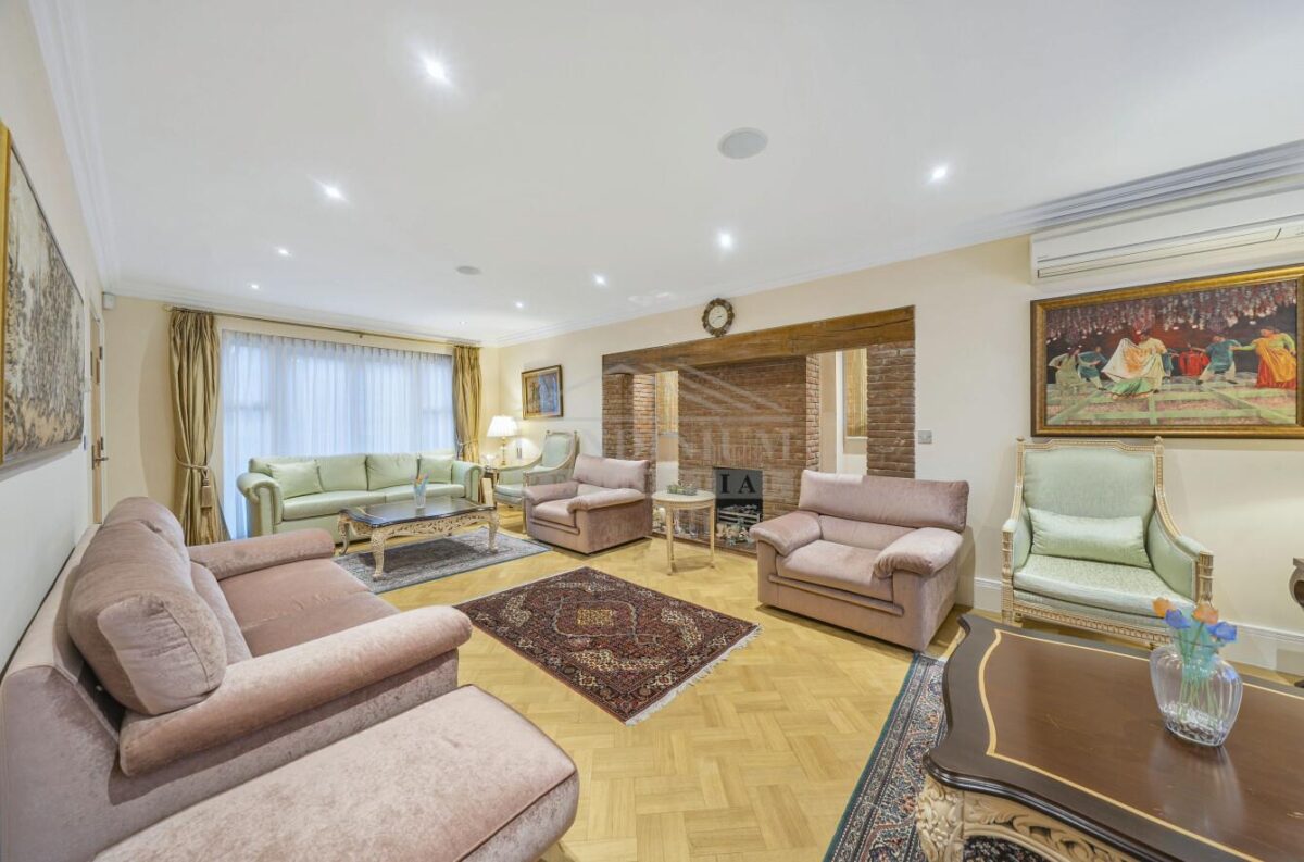 Cleopatra Close, Stanmore