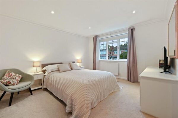 Leavesden Road, Stanmore