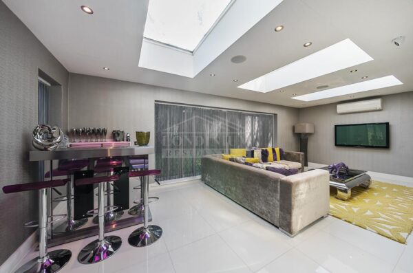 Cherry Tree Way, Stanmore
