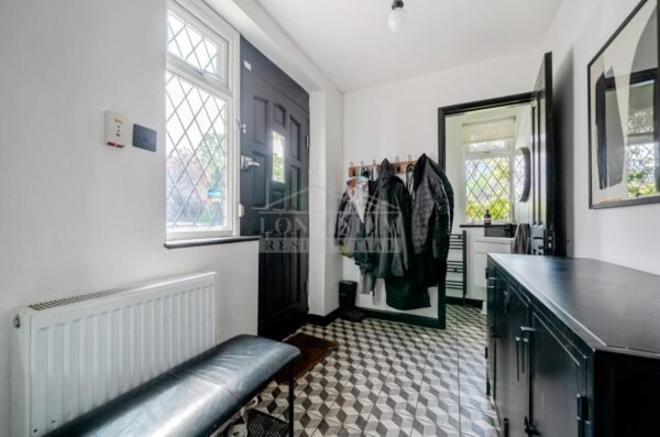 Cavendish Drive, Edgware