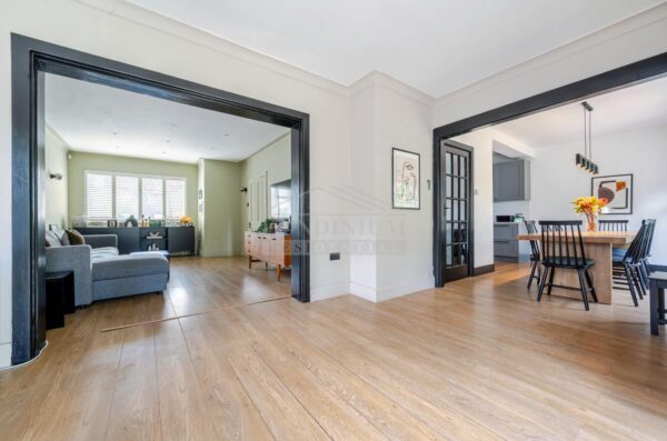 Cavendish Drive, Edgware