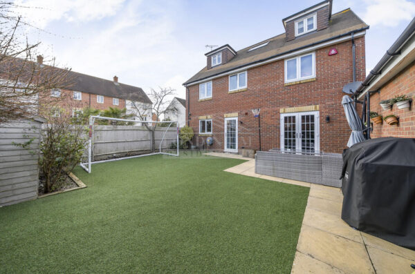 Wright Close, Bushey