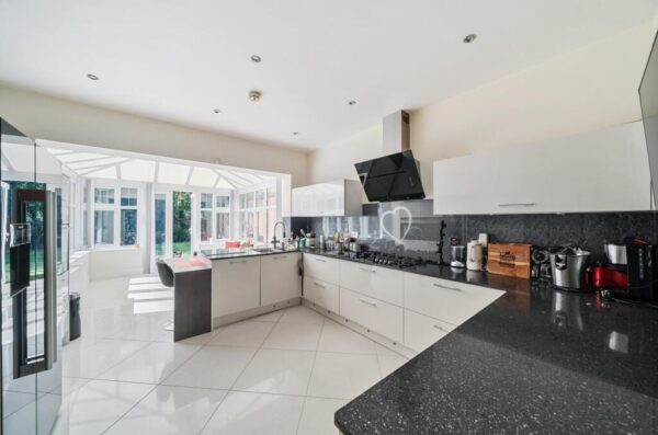 Augustus Close, Stanmore