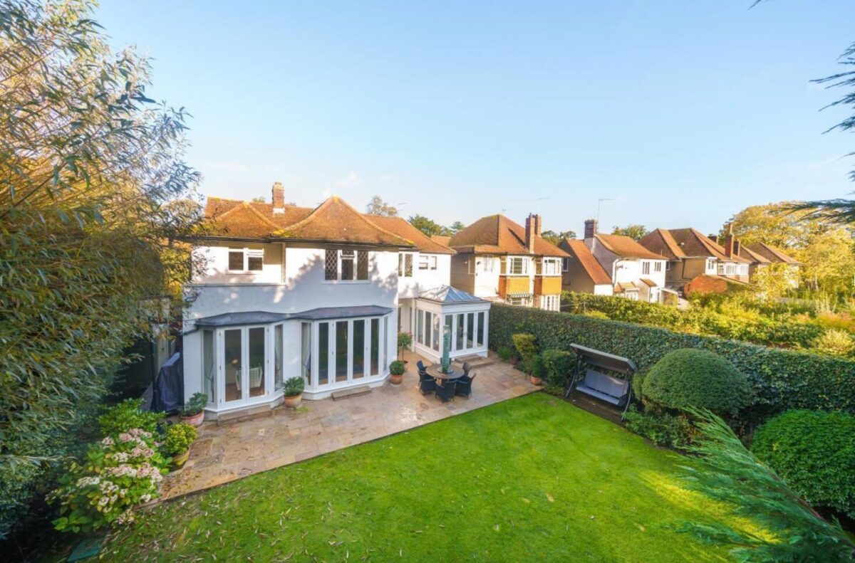 Cavendish Drive, Edgware