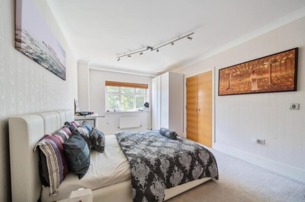 Augustus Close, Stanmore