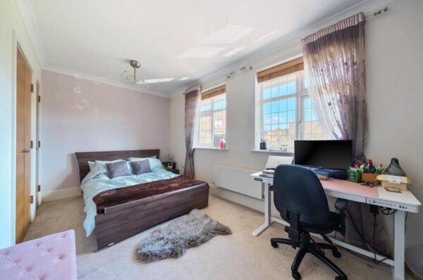 Augustus Close, Stanmore