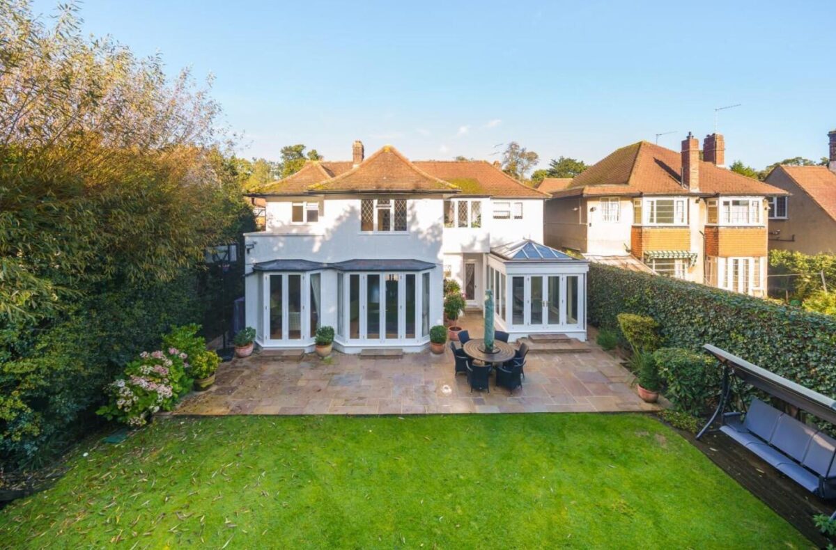 Cavendish Drive, Edgware