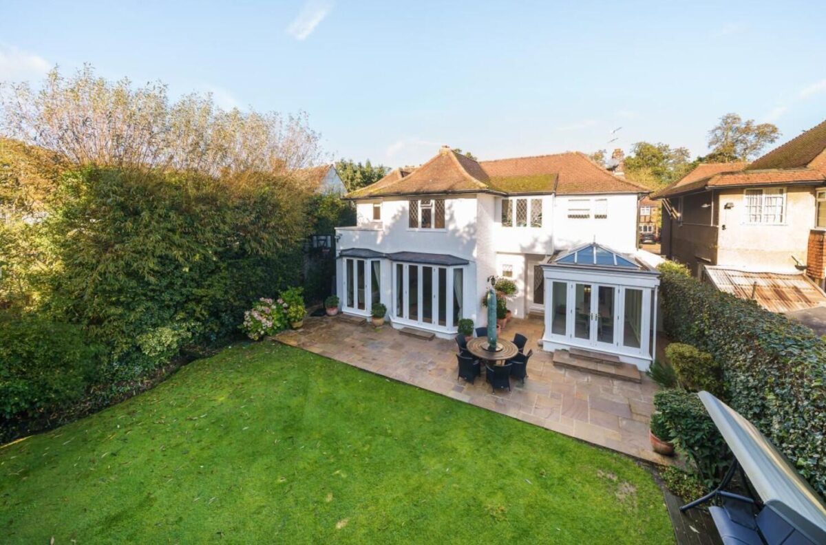 Cavendish Drive, Edgware
