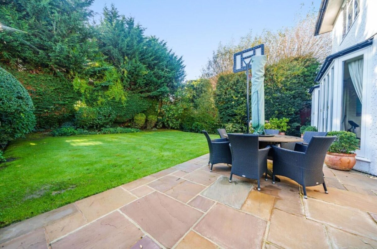 Cavendish Drive, Edgware