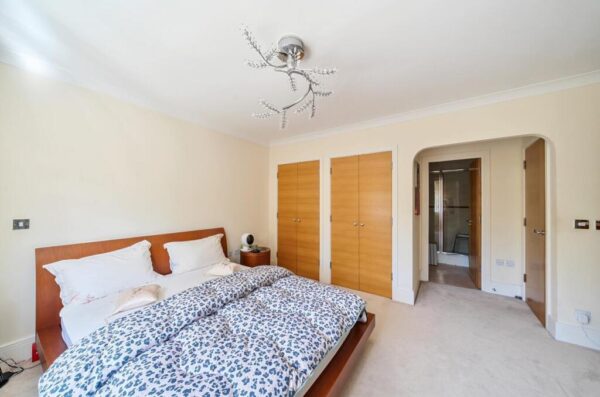 Augustus Close, Stanmore