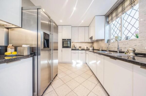 Cavendish Drive, Edgware