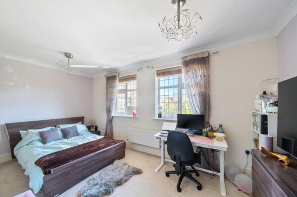 Augustus Close, Stanmore