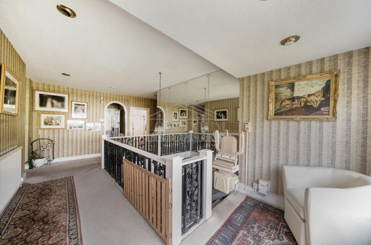 Canons Drive, Edgware