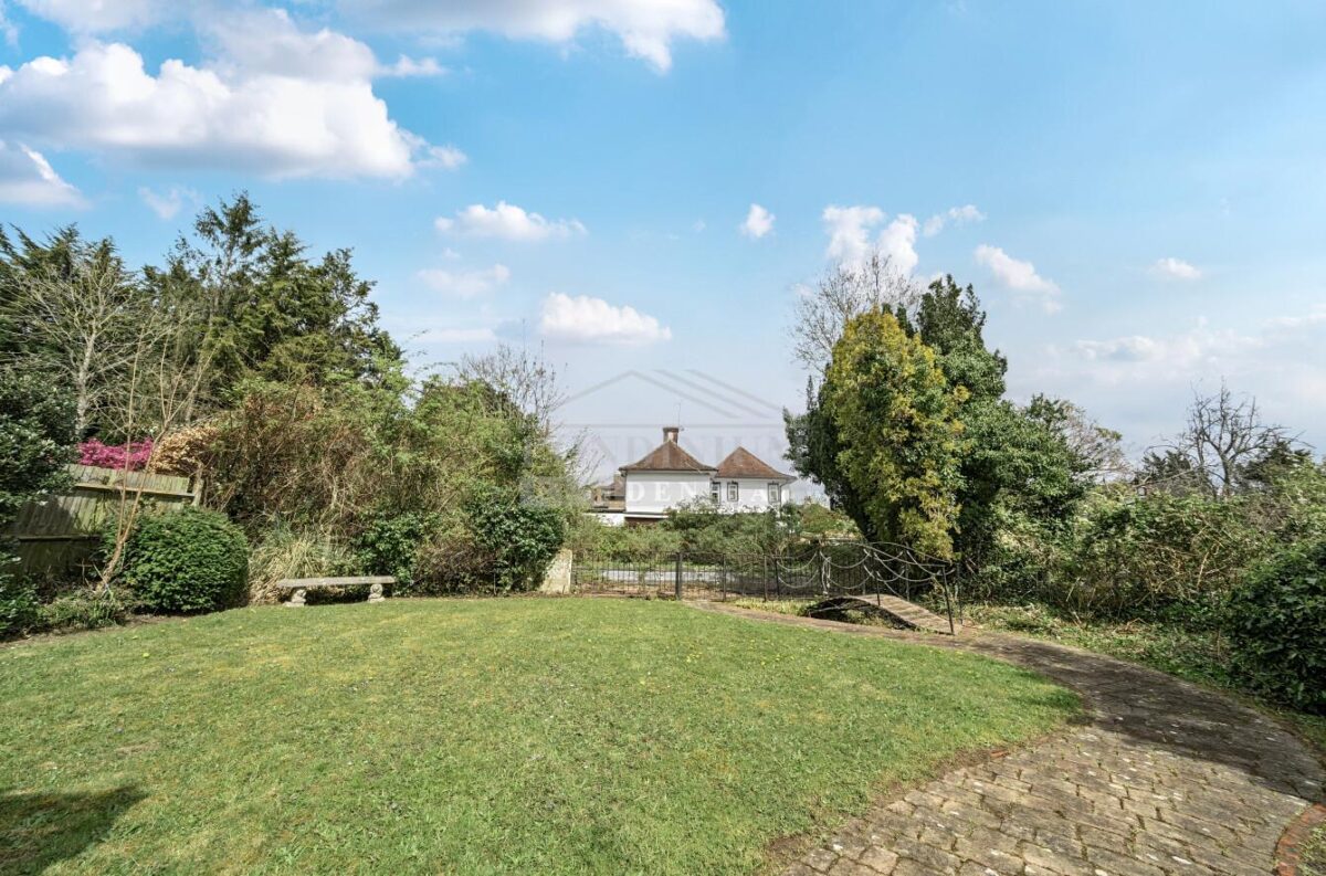 Canons Drive, Edgware