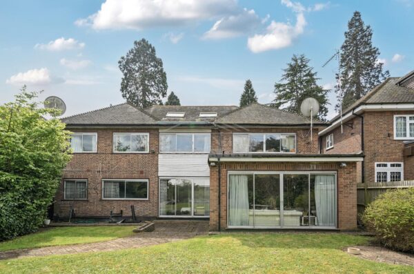 Canons Drive, Edgware