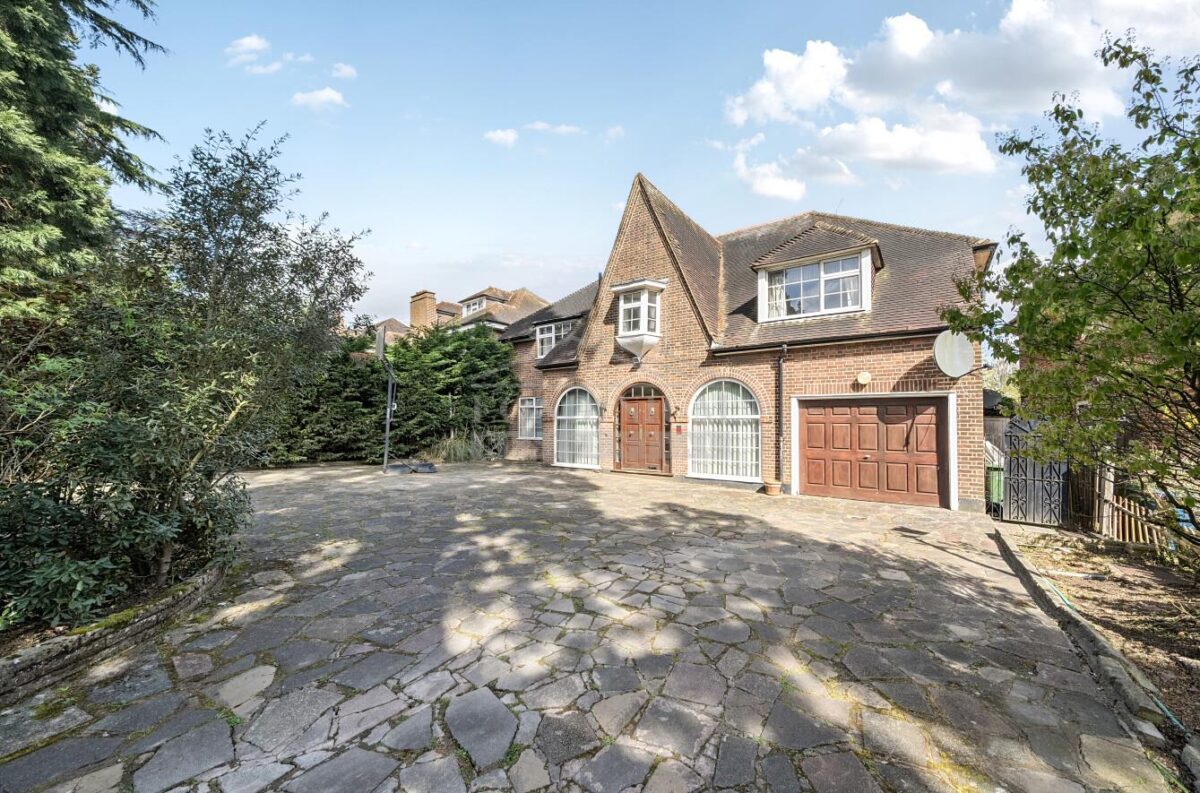 Canons Drive, Edgware