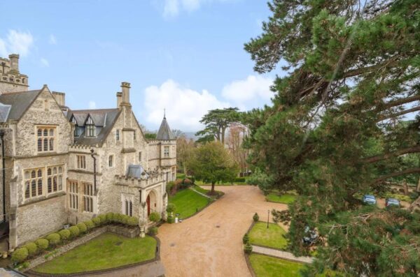 Stanmore Hall, Wood Lane, Stanmore