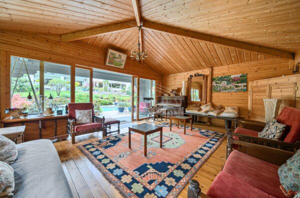 Spring Lake, Stanmore