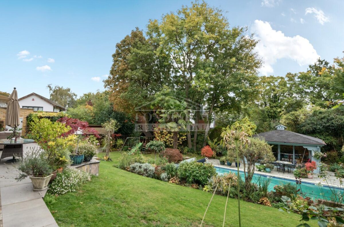 Spring Lake, Stanmore