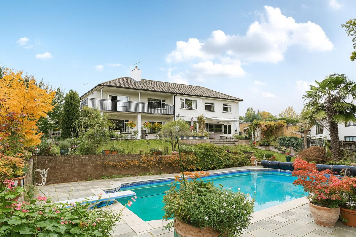 Spring Lake, Stanmore