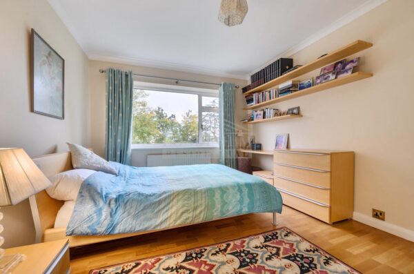 Spring Lake, Stanmore