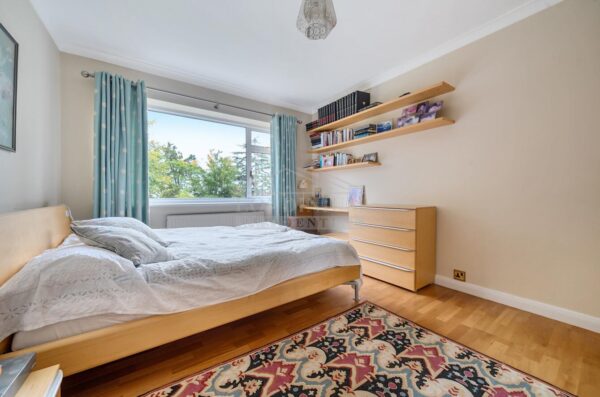 Spring Lake, Stanmore