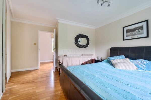 Spring Lake, Stanmore