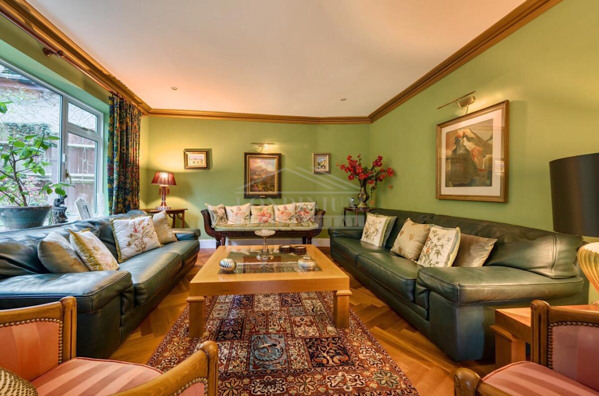 Spring Lake, Stanmore