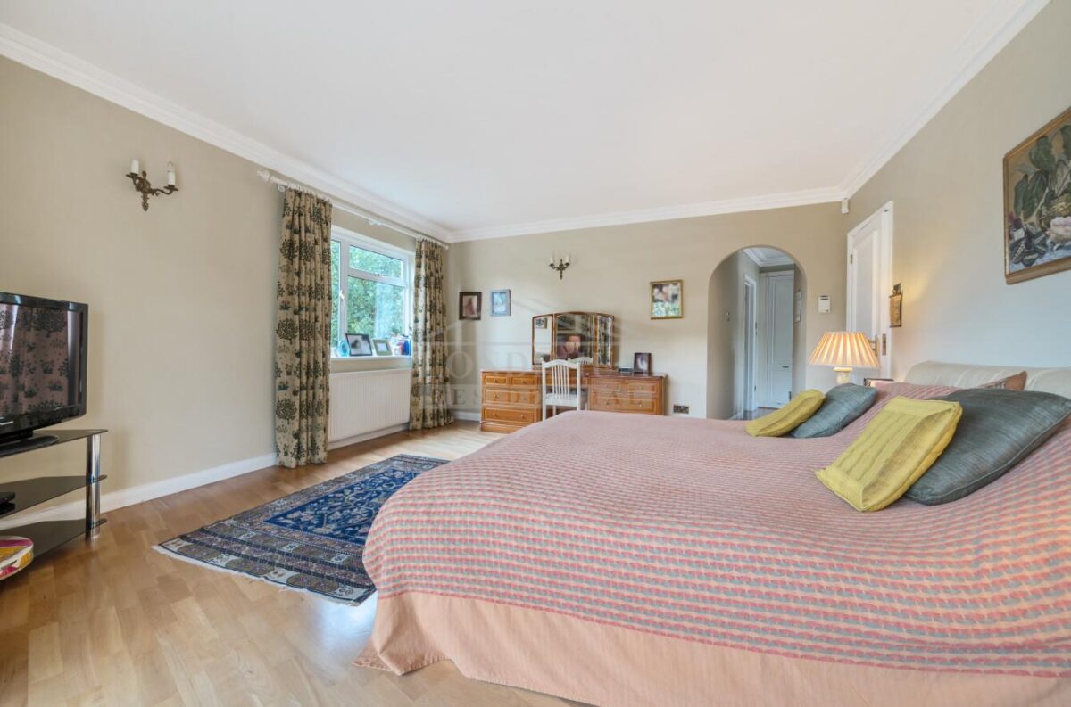 Spring Lake, Stanmore