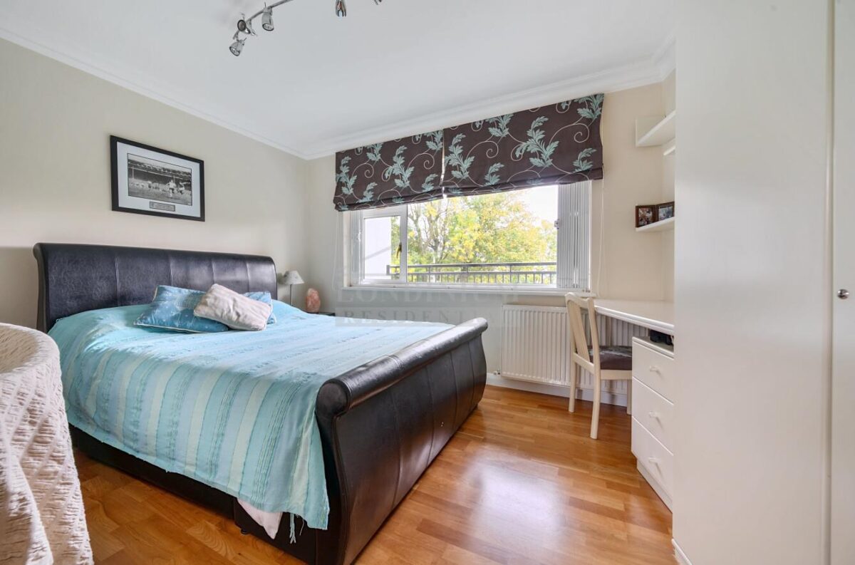 Spring Lake, Stanmore