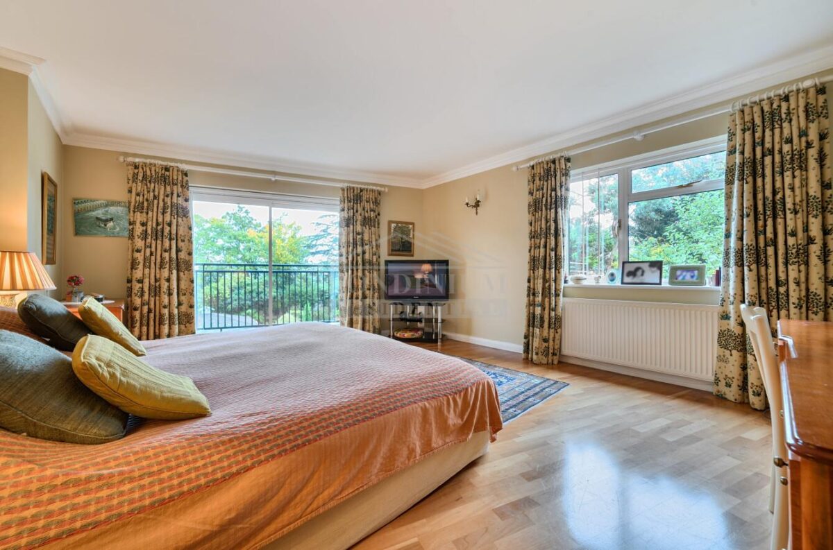 Spring Lake, Stanmore