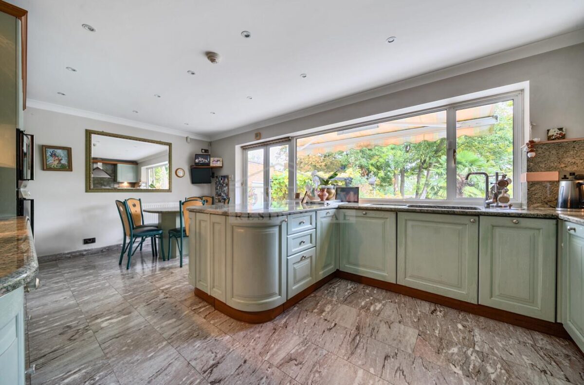 Spring Lake, Stanmore