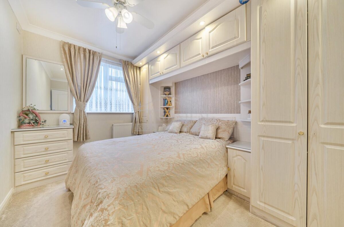 Pembroke Place, Edgware