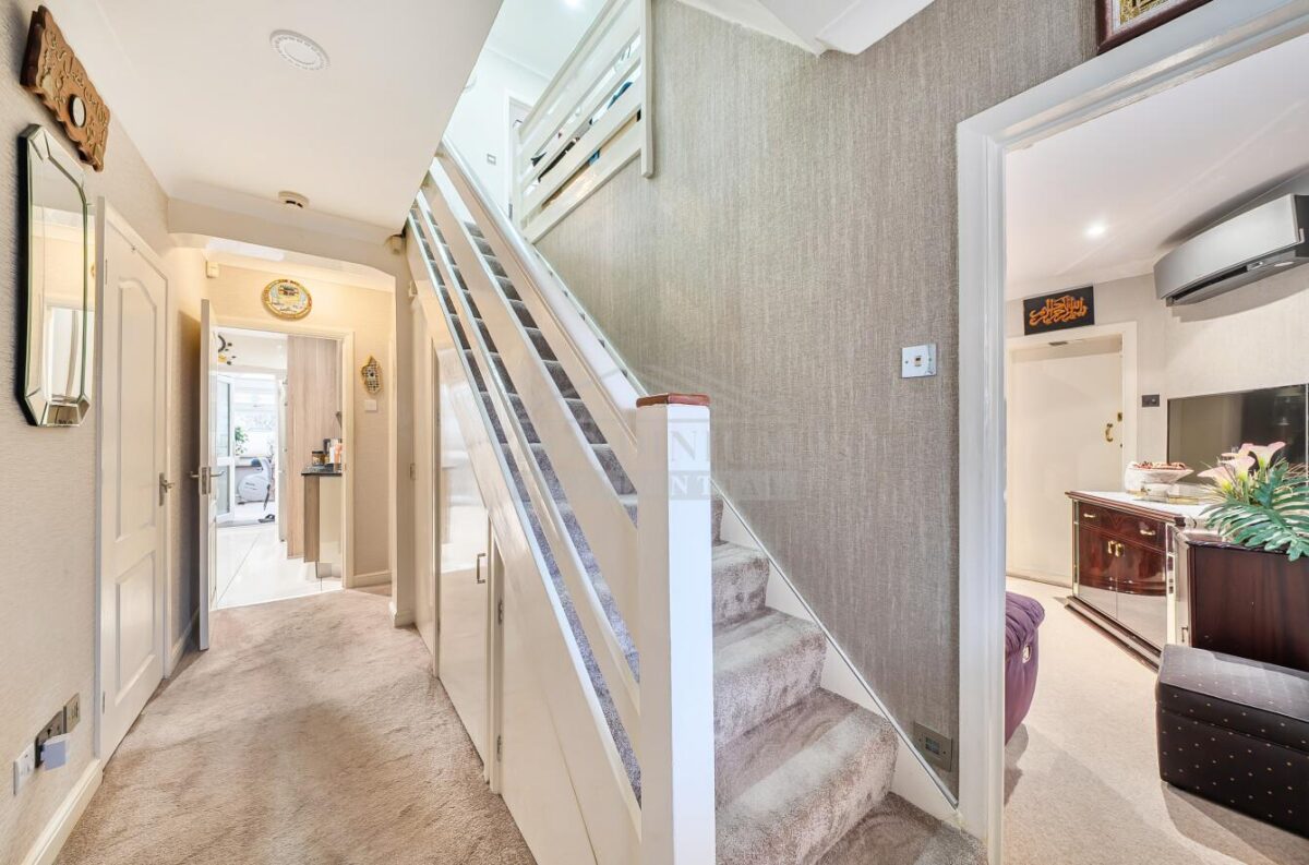 Pembroke Place, Edgware