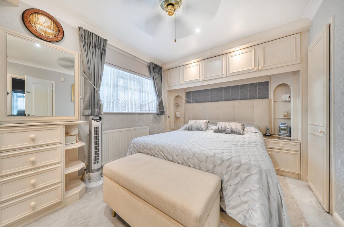 Pembroke Place, Edgware