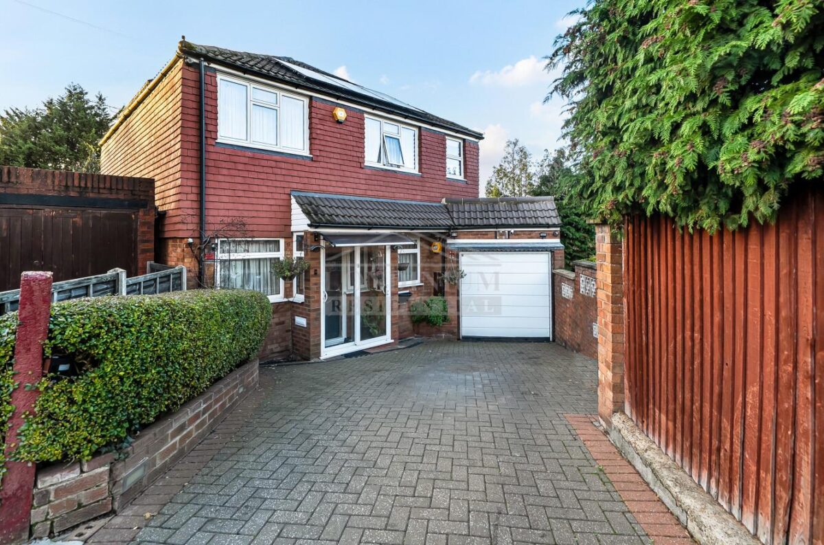 Pembroke Place, Edgware