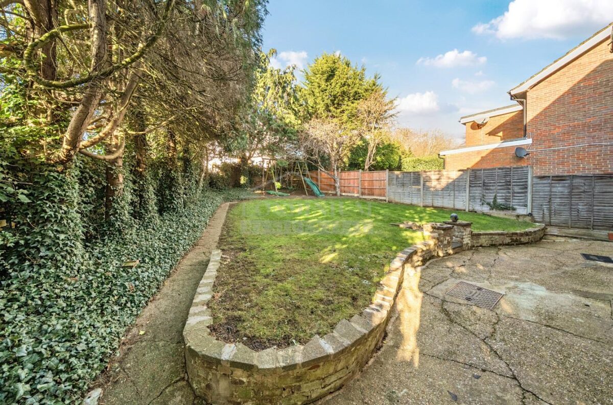 Highland Road, Northwood