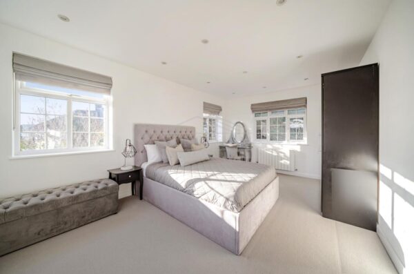 Highland Road, Northwood