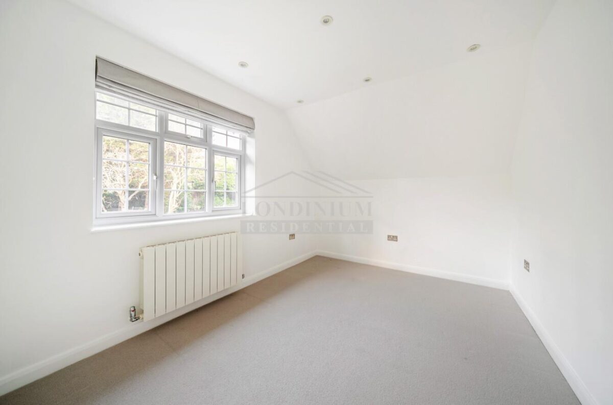 Highland Road, Northwood