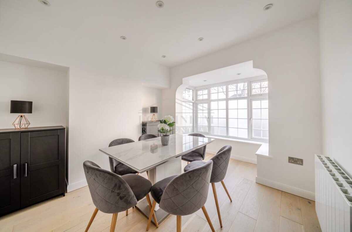 Highland Road, Northwood