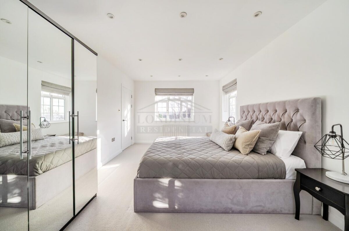 Highland Road, Northwood