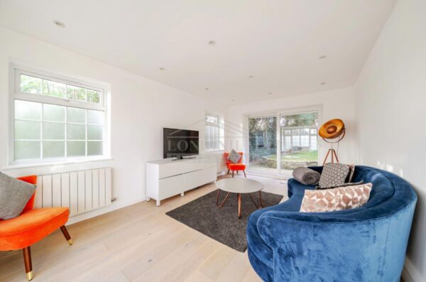 Highland Road, Northwood