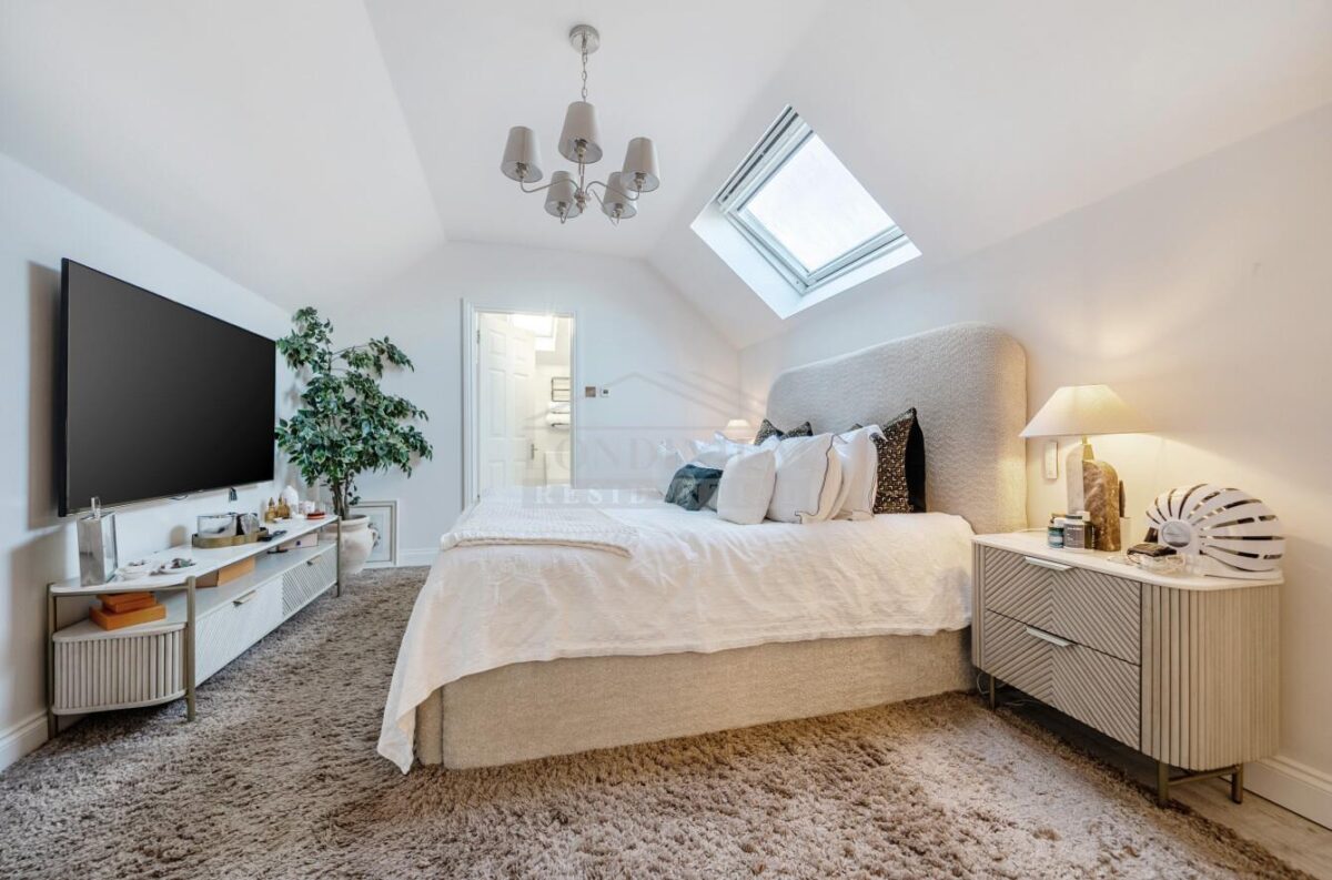 16A, Kimble Crescent,, Bushey