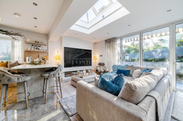 16A, Kimble Crescent,, Bushey