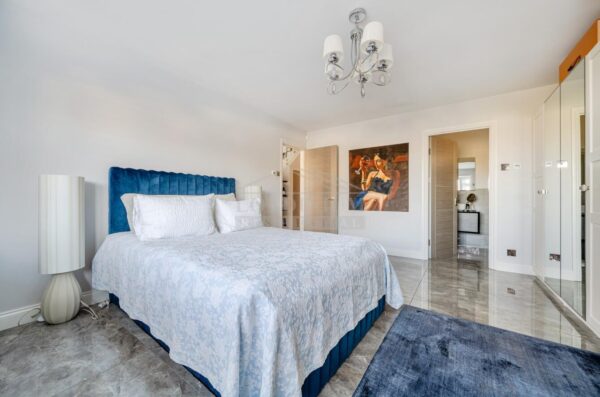 16A, Kimble Crescent,, Bushey