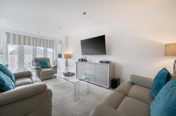 Sparrows Herne, Bushey