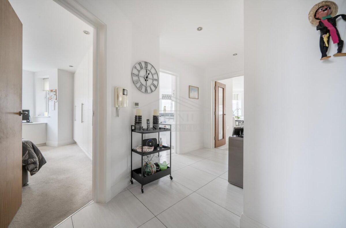 Sparrows Herne, Bushey