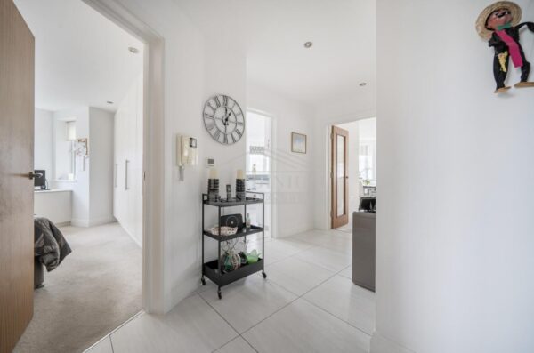 Sparrows Herne, Bushey